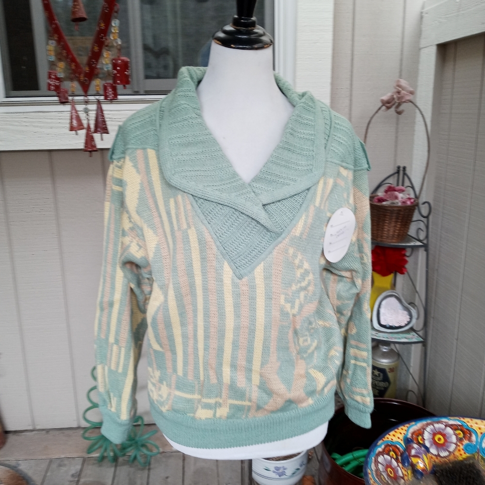 Women's sweater